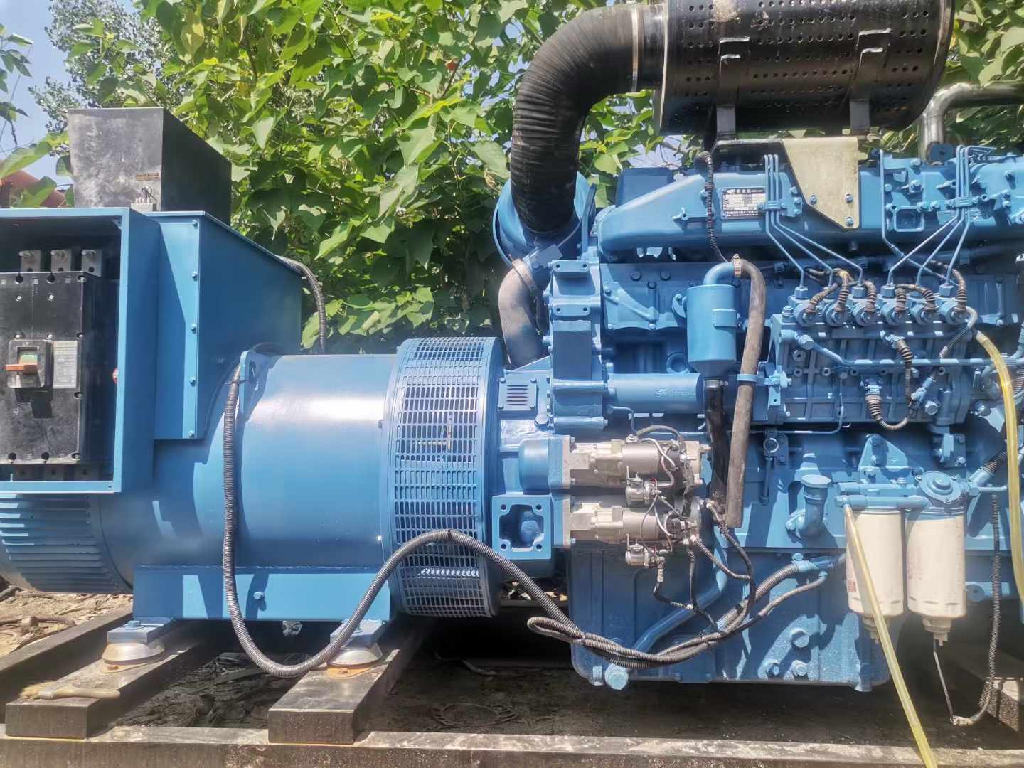 道外详细说明降低 800kW 柴油发电机输出电流波动的方法